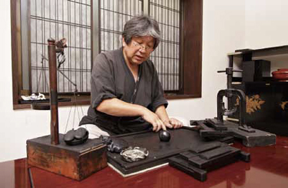 墨職人の長野さんの解説と共に楽しむ、生の墨の香り